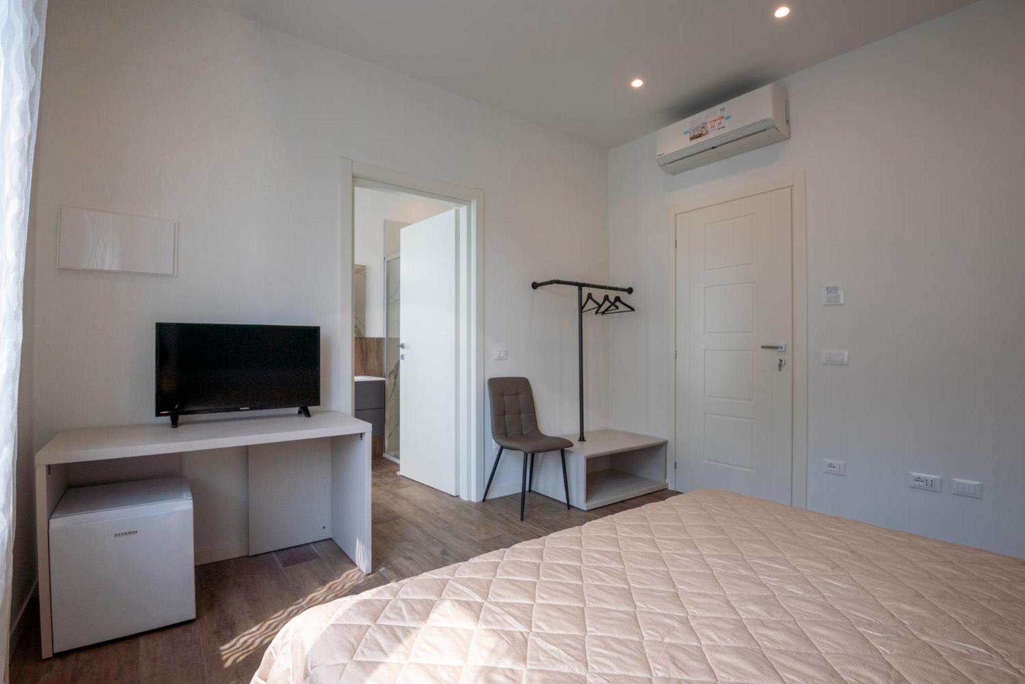 Iarsera Rooms And Apartment Лукка Экстерьер фото