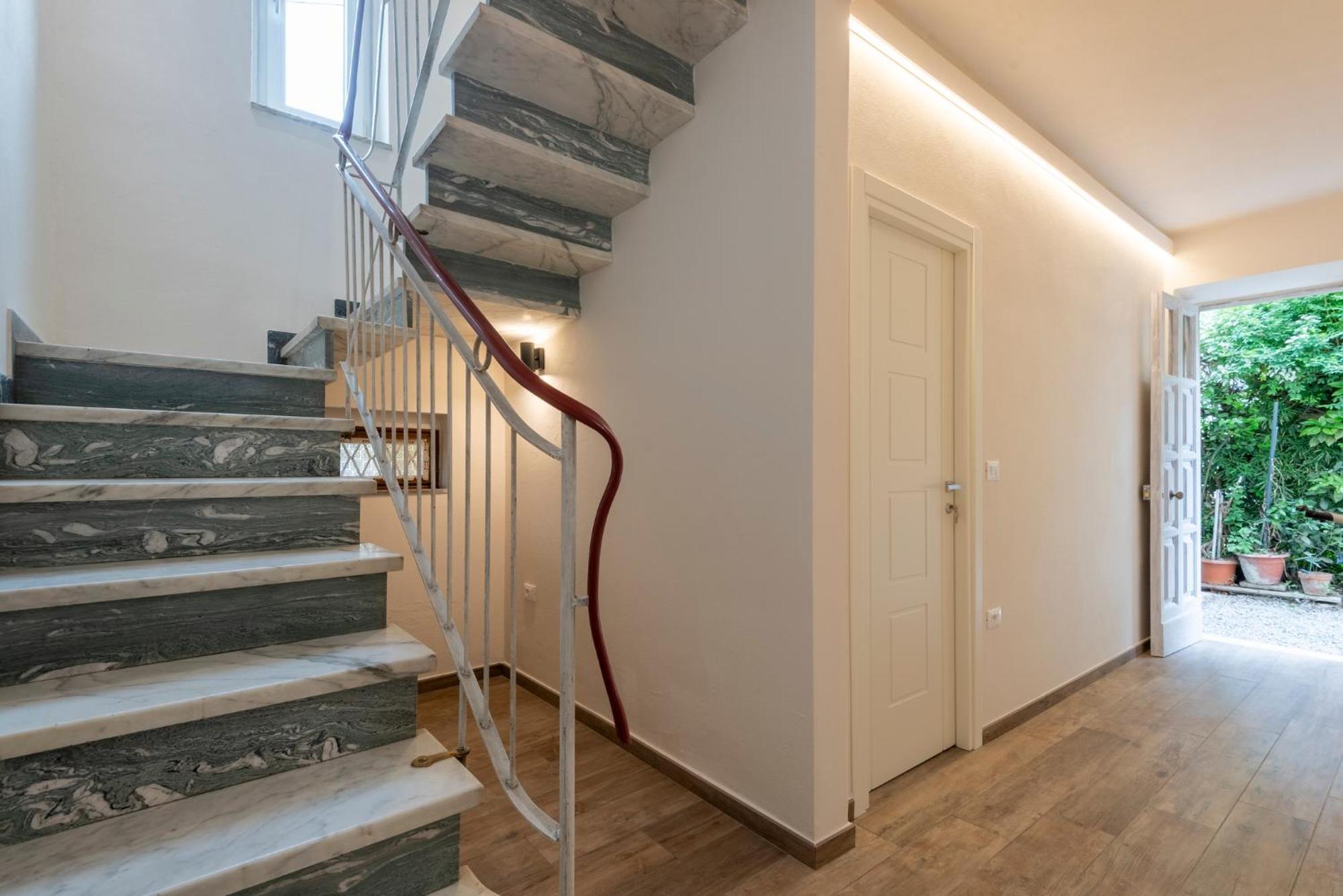 Iarsera Rooms And Apartment Лукка Экстерьер фото